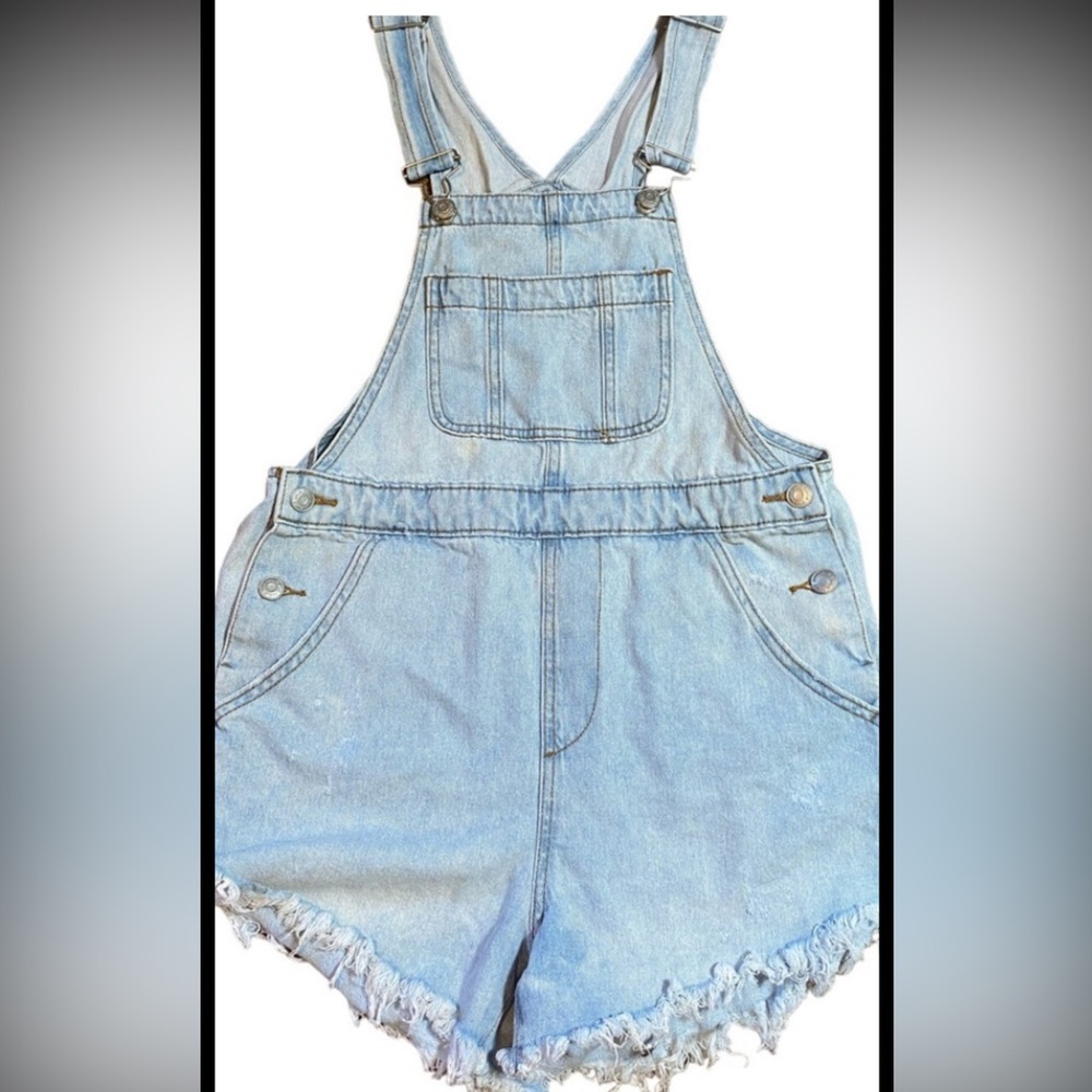 Universal Thread Denim Short Overalls | Light Wash | Size 10 - Picture 1 of 3